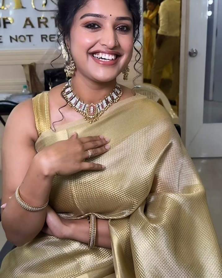 SAMVITA Ivory Tissue Silk Saree with Blouse Piece – Subtle Glamour in a Sheer Drape