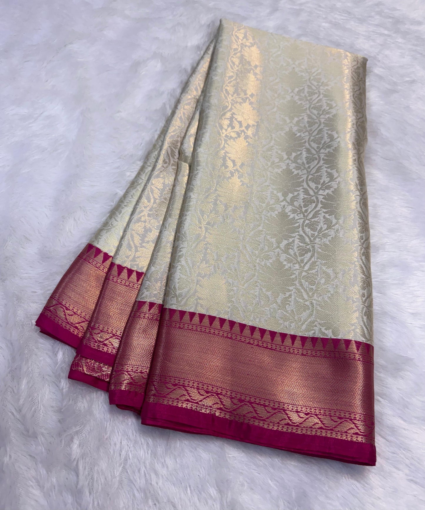 SAMVITA Ivory Silk Saree with Blouse Piece – Shimmering Elegance in Every Fold
