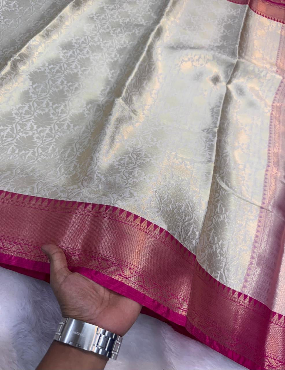 SAMVITA Ivory Silk Saree with Blouse Piece – Shimmering Elegance in Every Fold