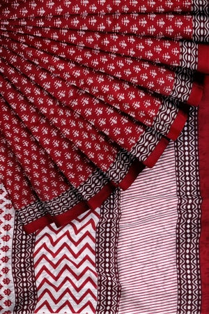Red Cotton Mulmul Saree with Blouse Piece – Earthy Elegance in a Feather-Light Drape